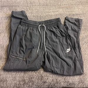 Nike cargos